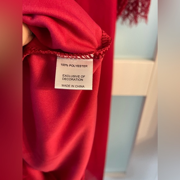 Red Lace Accent Dress - Picture 7 of 9